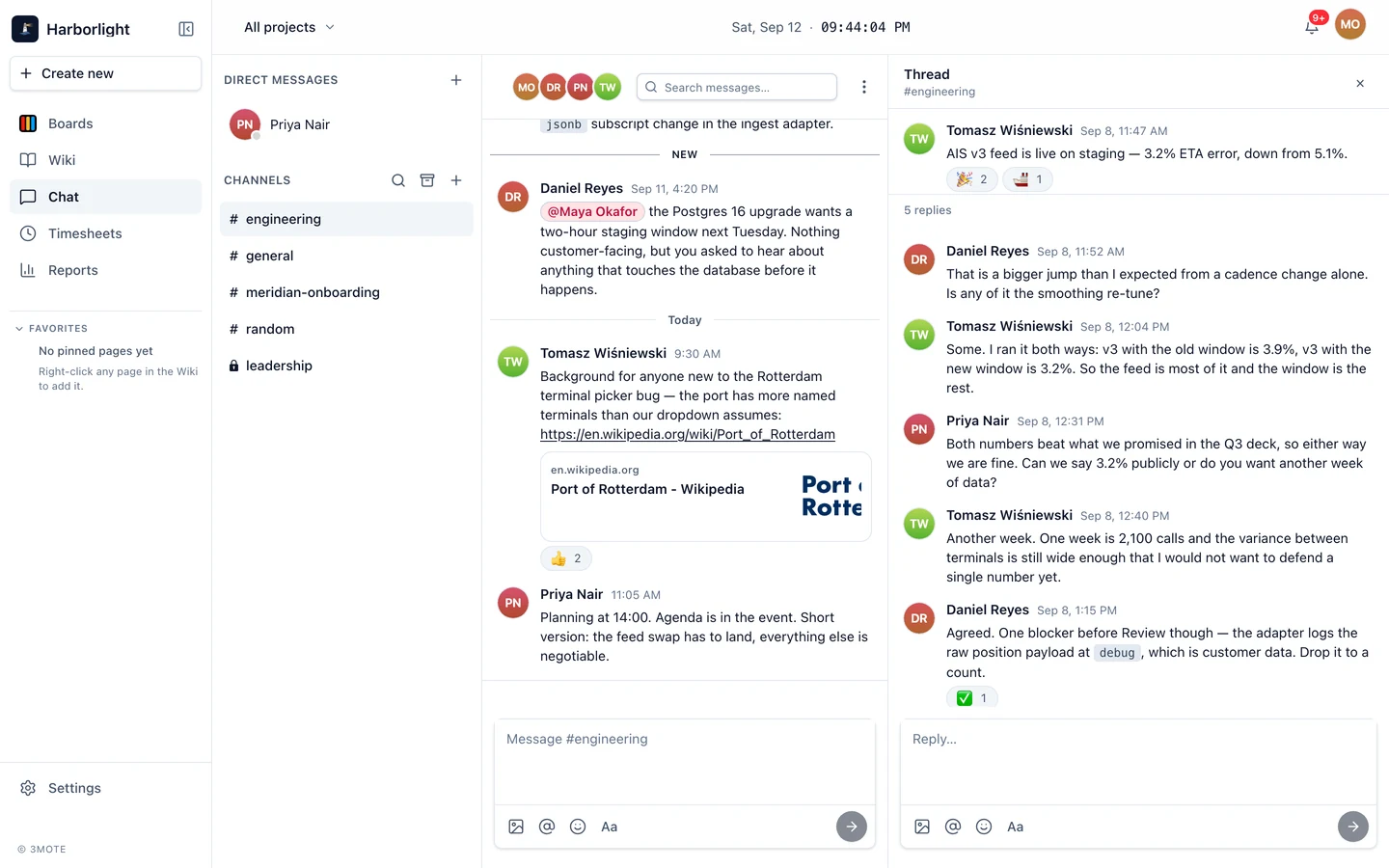 A 3mote chat channel with a thread open in the rail beside the message list